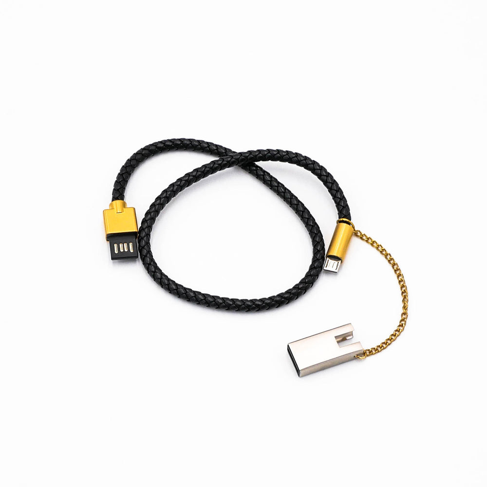 magnetissches USB-Ladekabel und Armband mit goldenem Verschluss