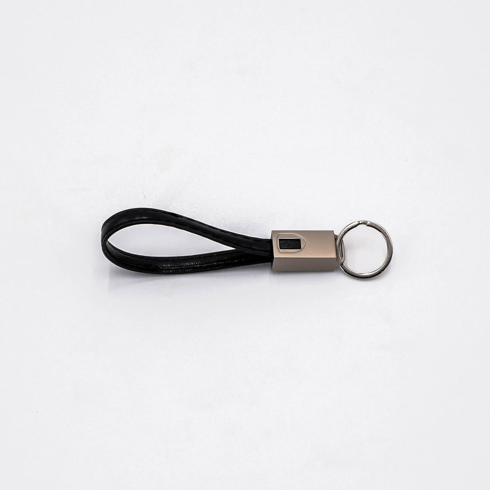 
                  
                    Lade das Bild in den Galerie-Viewer, Smarter Schlüsselanhänger mit doppelseitigem USB-Datenkabel in schwarz
                  
                